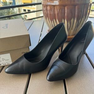 Clarks Black Classic Heels Sleek Design